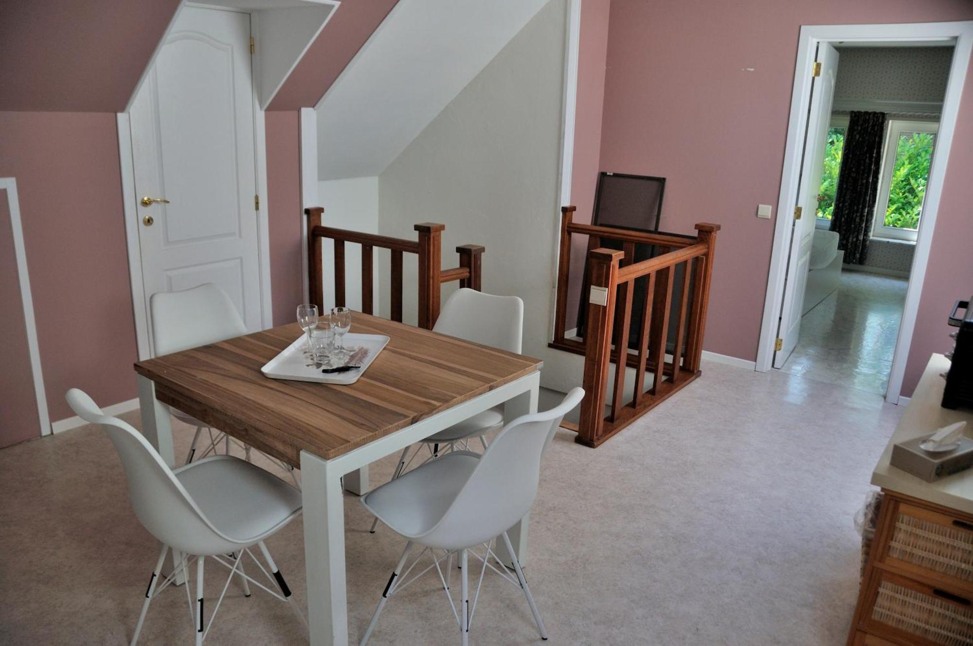 Suite Familiale Avec 2 Chambres Dans Une Villa - Quartier Vert Et Boise - 5 Kms De Namen Buitenkant foto